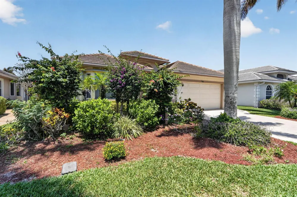 7982 SE Hempstead Circle Hobe Sound, FL 33455