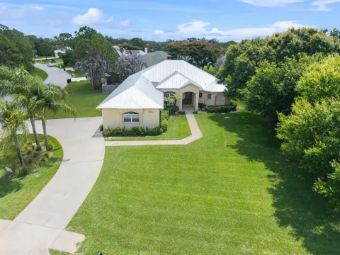 1106 SW Thoreau Court