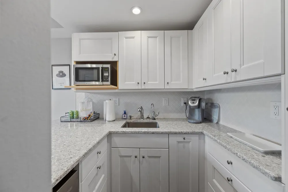 235 Sunrise Avenue #3232 Palm Beach, FL 33480
