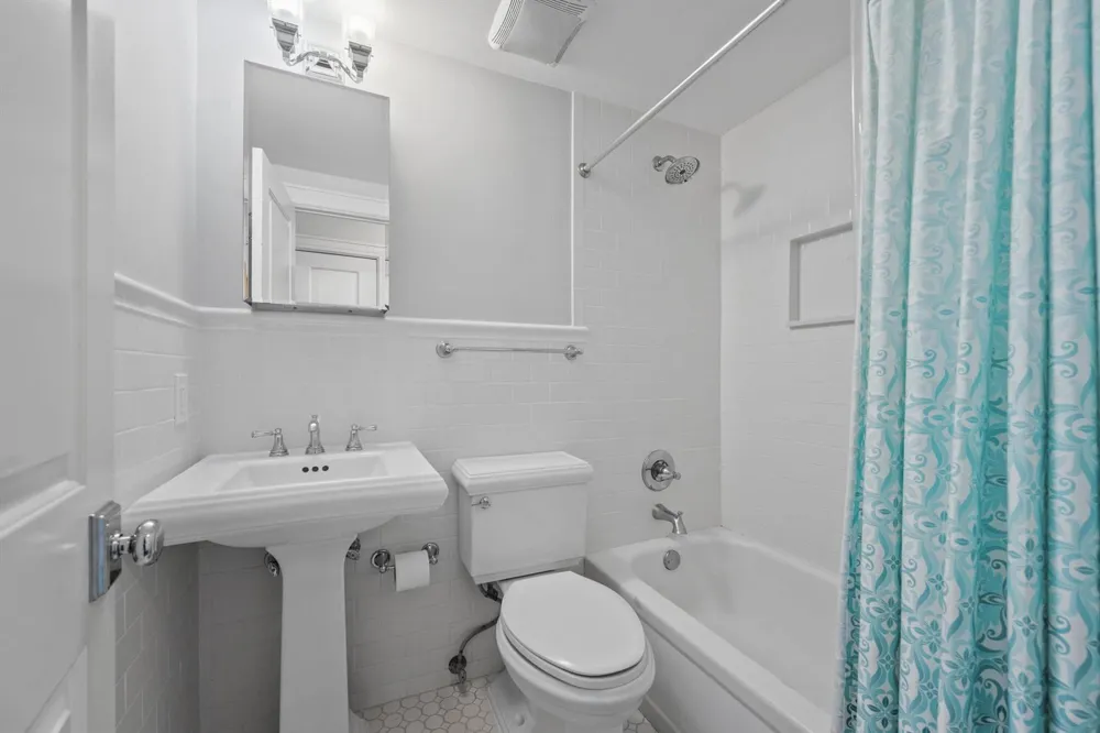 235 Sunrise Avenue #3232 Palm Beach, FL 33480