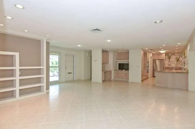 437 French Royale Circle Atlantis, FL 33462