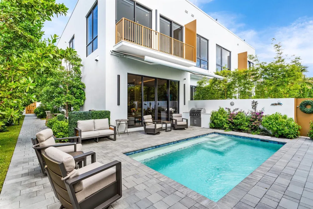 917 NE 8th Avenue Delray Beach, FL 33483
