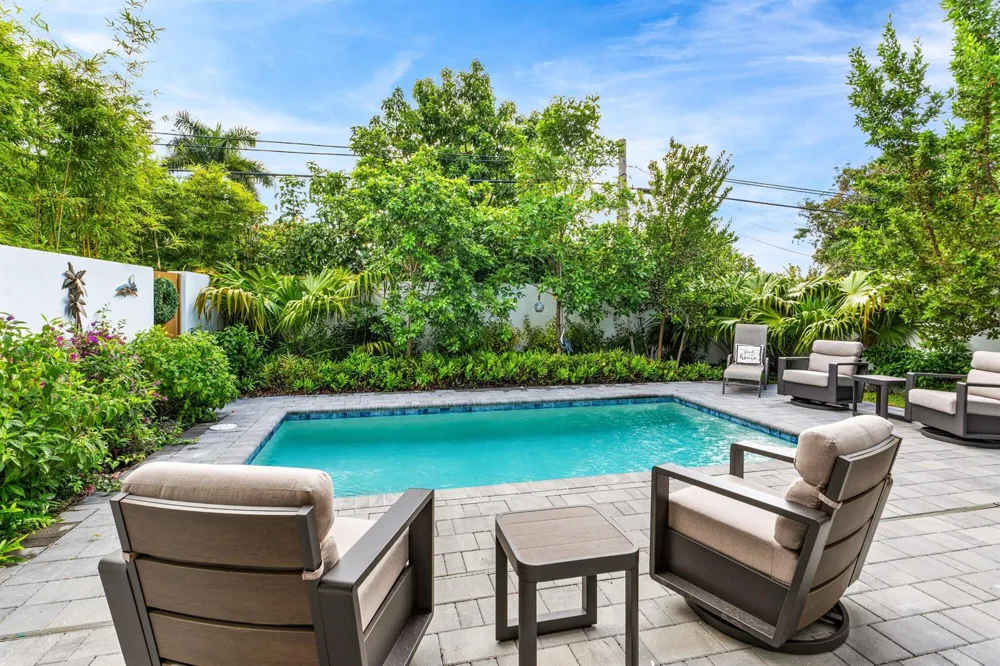 917 NE 8th Avenue Delray Beach, FL 33483