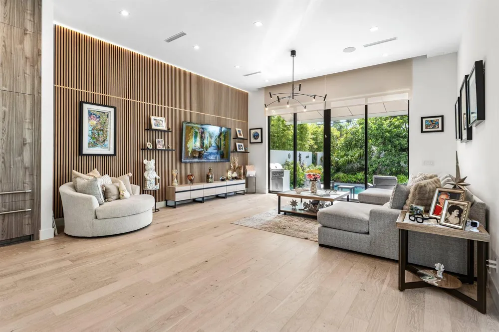 917 NE 8th Avenue Delray Beach, FL 33483