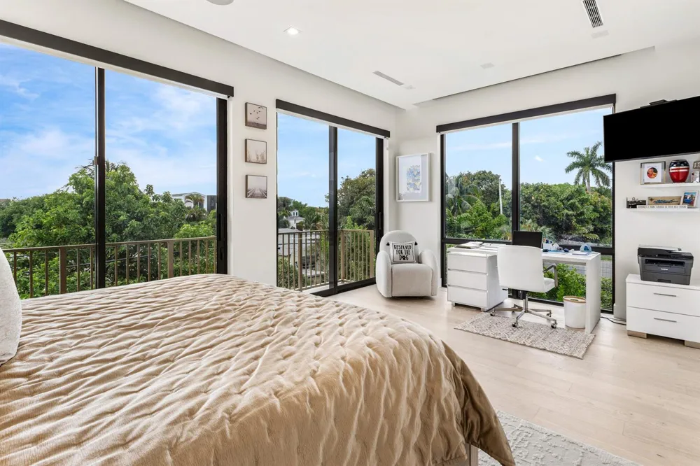 917 NE 8th Avenue Delray Beach, FL 33483