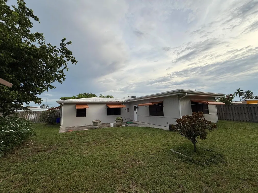 817 Elm Road West Palm Beach, FL 33409