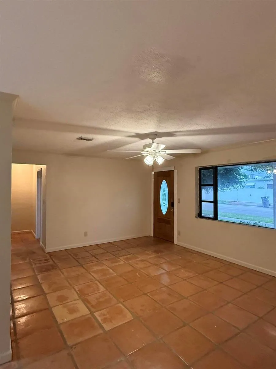 817 Elm Road West Palm Beach, FL 33409