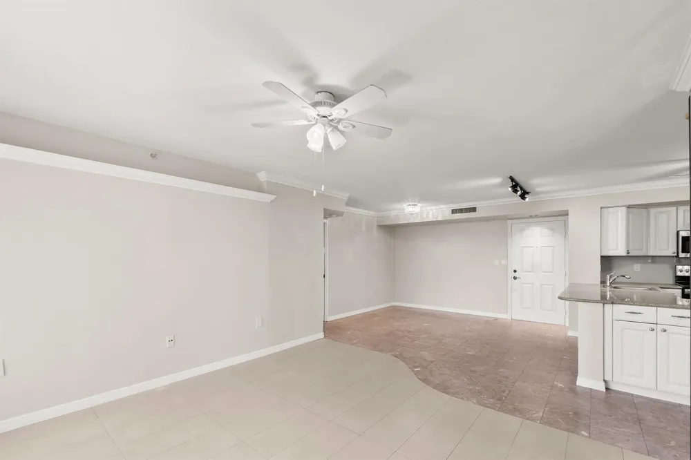 1200 Scotia Drive #403 Hypoluxo, FL 33462