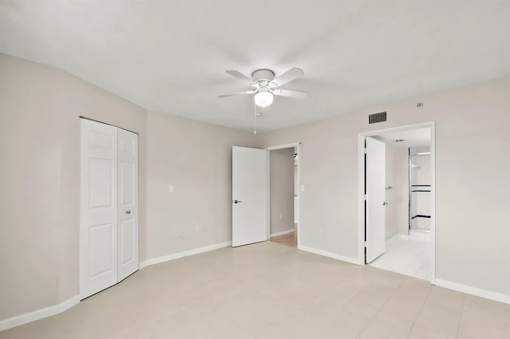 1200 Scotia Drive #403 Hypoluxo, FL 33462