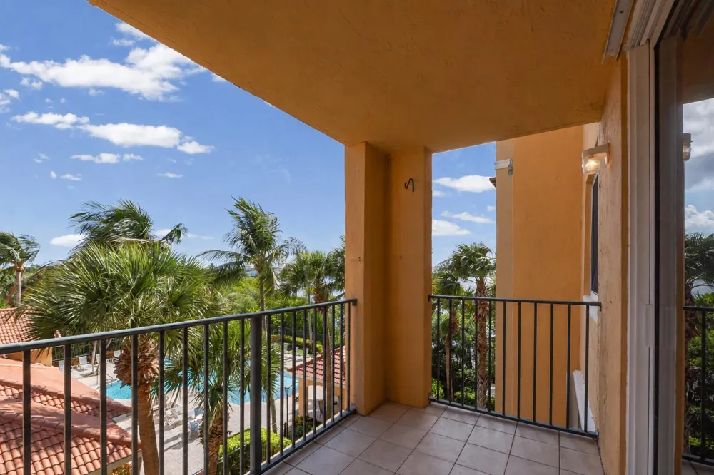 1200 Scotia Drive #403 Hypoluxo, FL 33462