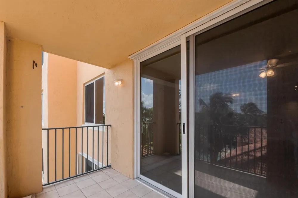 1200 Scotia Drive #403 Hypoluxo, FL 33462