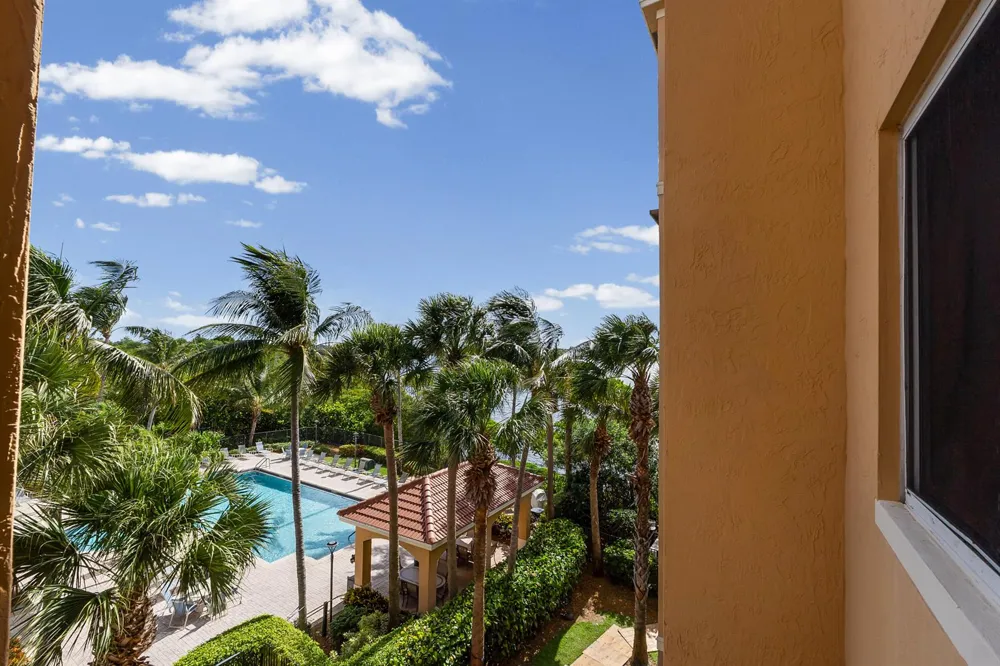1200 Scotia Drive #403 Hypoluxo, FL 33462