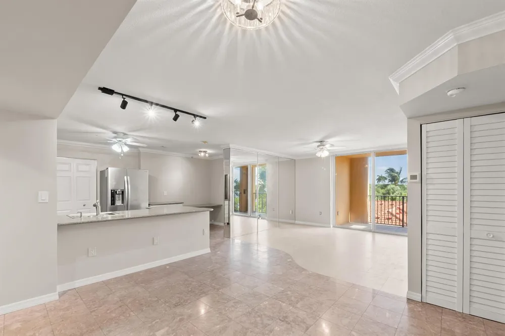 1200 Scotia Drive #403 Hypoluxo, FL 33462