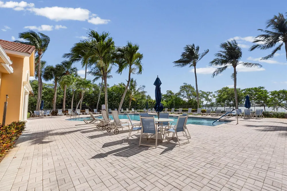 1200 Scotia Drive #403 Hypoluxo, FL 33462