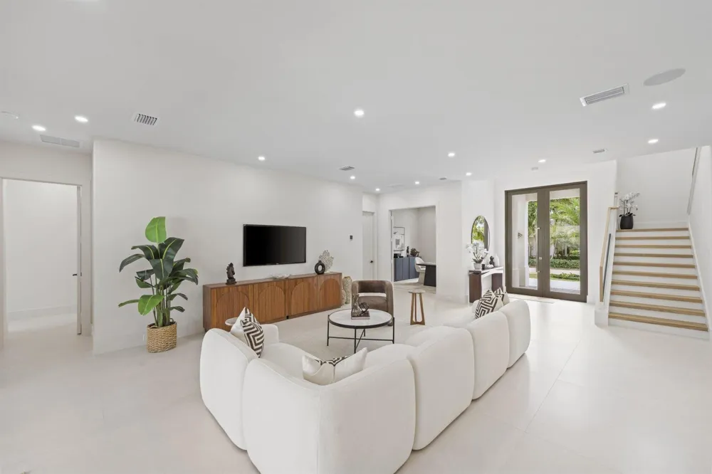 1160 Emerald Drive Riviera Beach, FL 33404