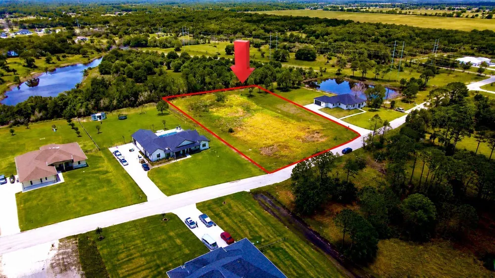 10627 Lighter Wood Lane Fort Pierce, FL 34945