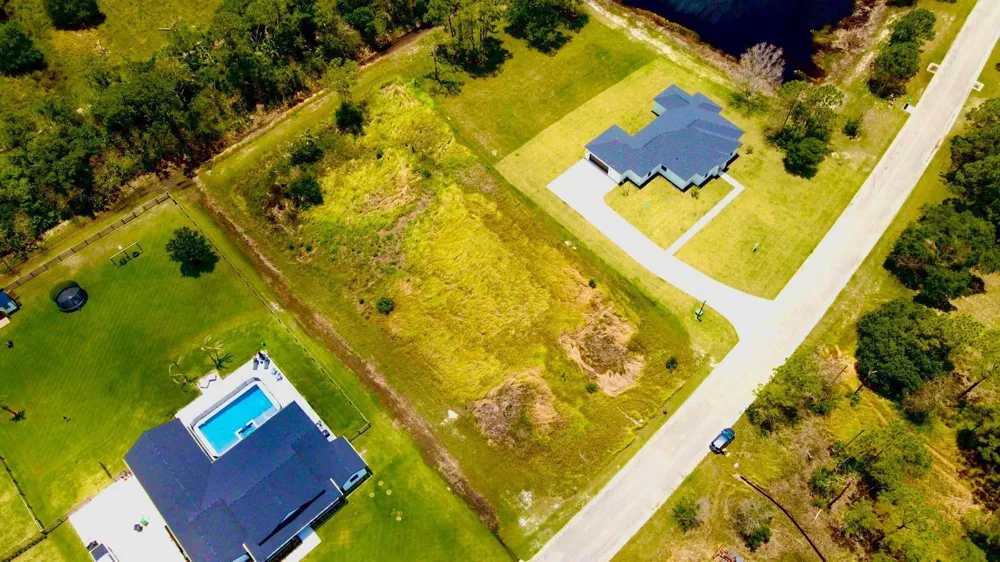 10627 Lighter Wood Lane Fort Pierce, FL 34945