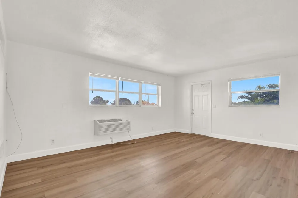 2701 Avenue E Riviera Beach, FL 33404