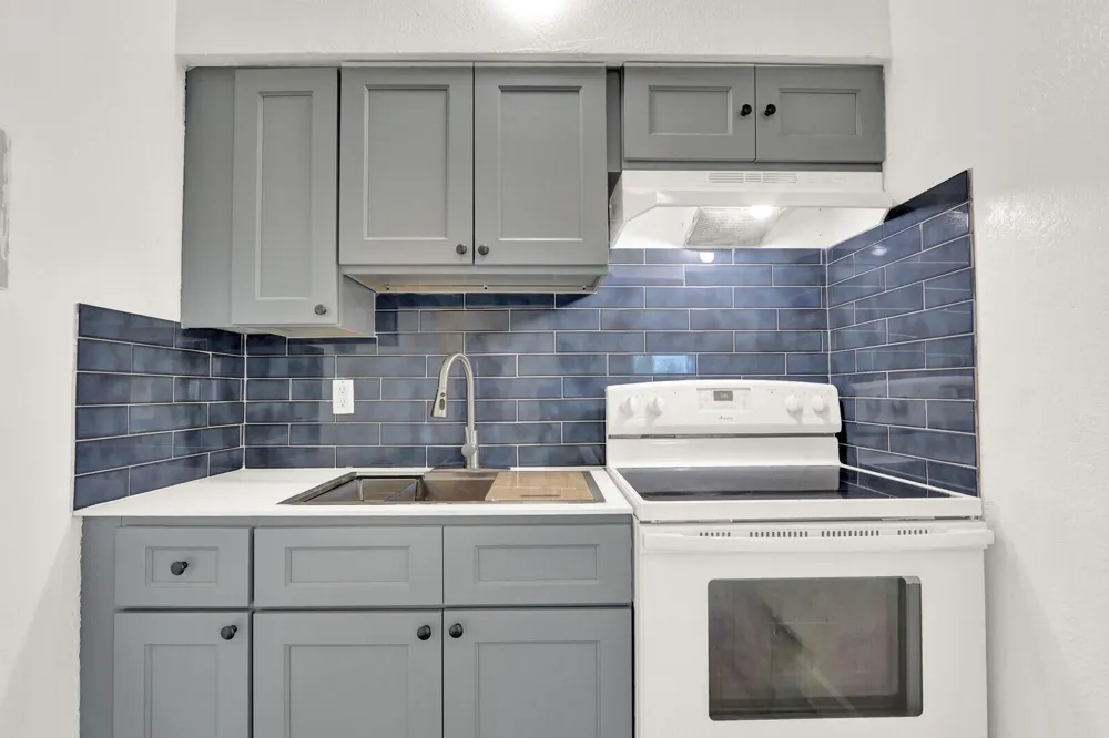 2701 Avenue E Riviera Beach, FL 33404