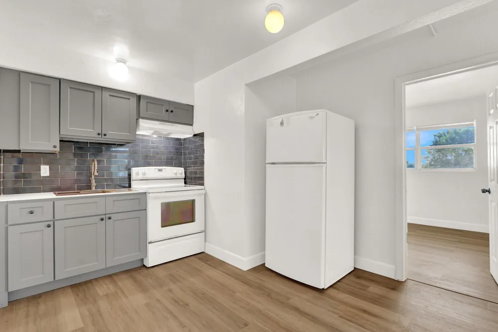 2701 Avenue E Riviera Beach, FL 33404