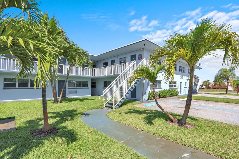 2701 Avenue E Riviera Beach, FL 33404