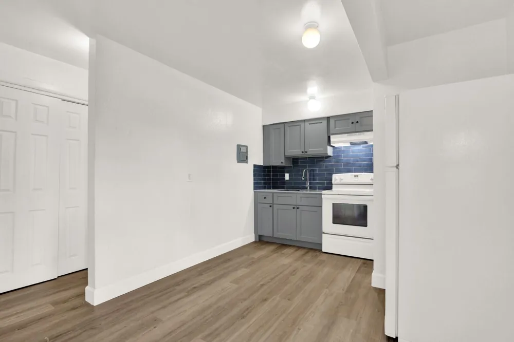 2701 Avenue E Riviera Beach, FL 33404