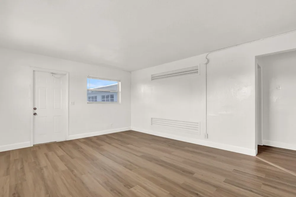 2701 Avenue E Riviera Beach, FL 33404