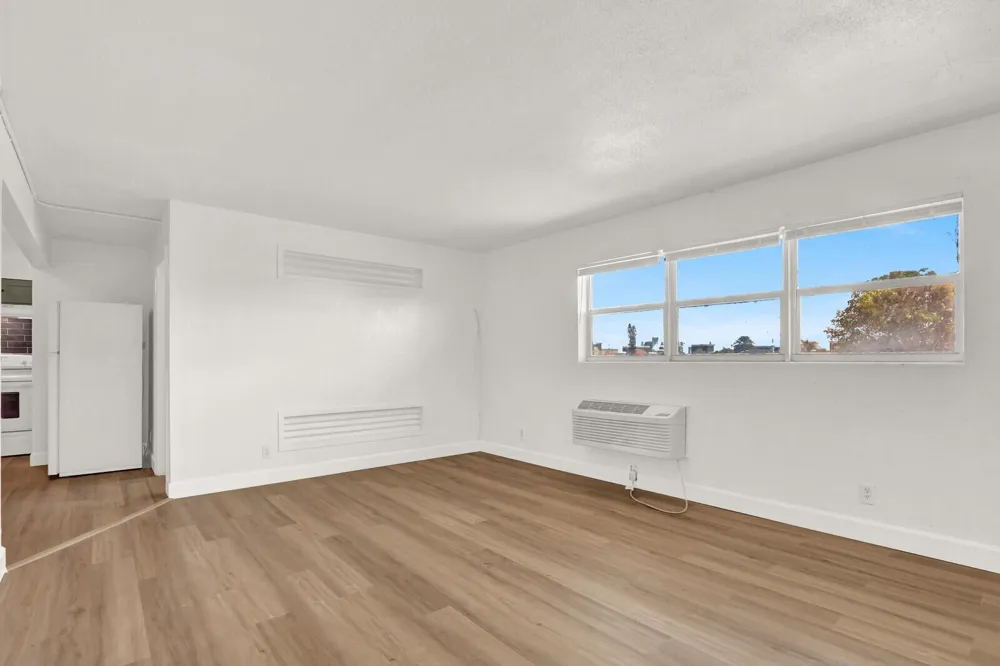 2701 Avenue E Riviera Beach, FL 33404