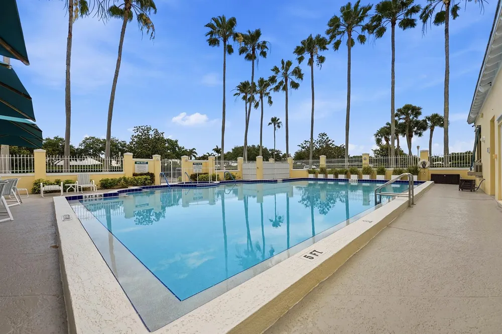 4775 S Harbor Drive #201 Vero Beach, FL 32967