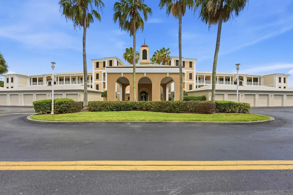 4775 S Harbor Drive #201 Vero Beach, FL 32967