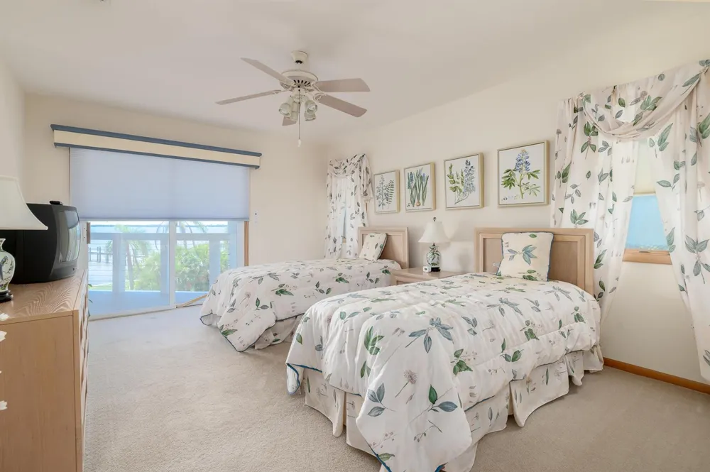 114 SEWALLS POINT ROAD Sewalls Point, FL 34996