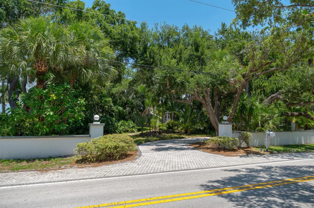 114 SEWALLS POINT ROAD Sewalls Point, FL 34996