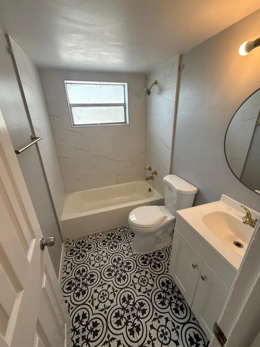2605 NW 135th Street #309 Opa-Locka, FL 33167