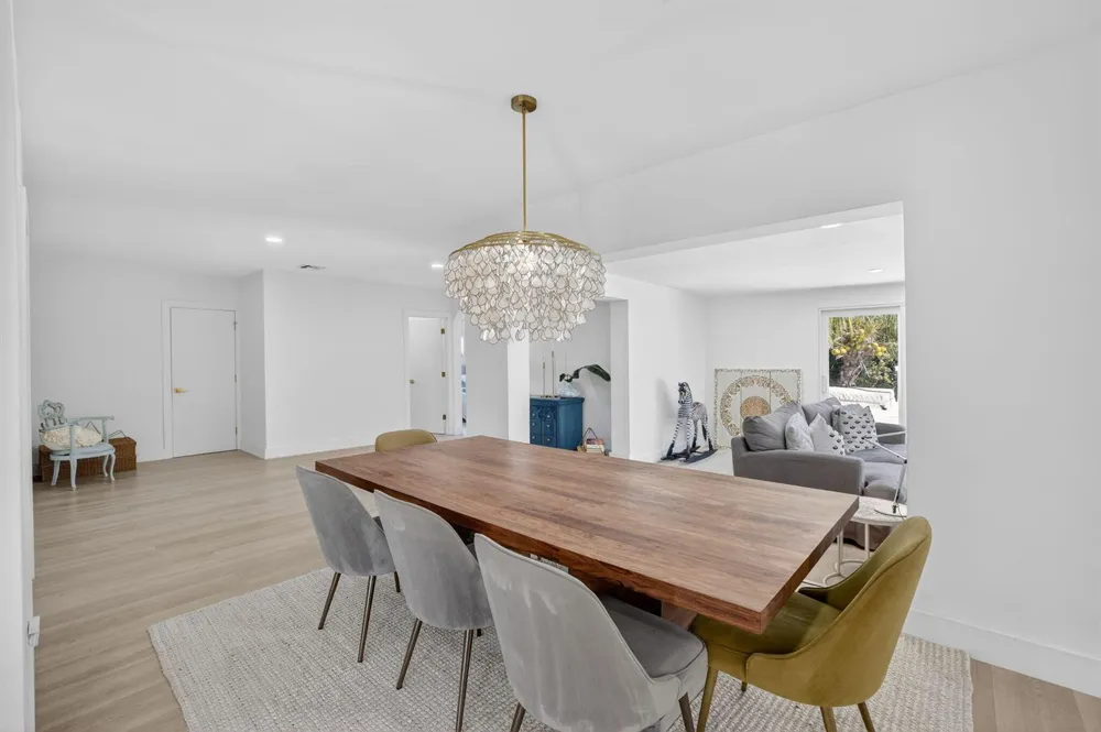 876 NW 6th Avenue Boca Raton, FL 33432