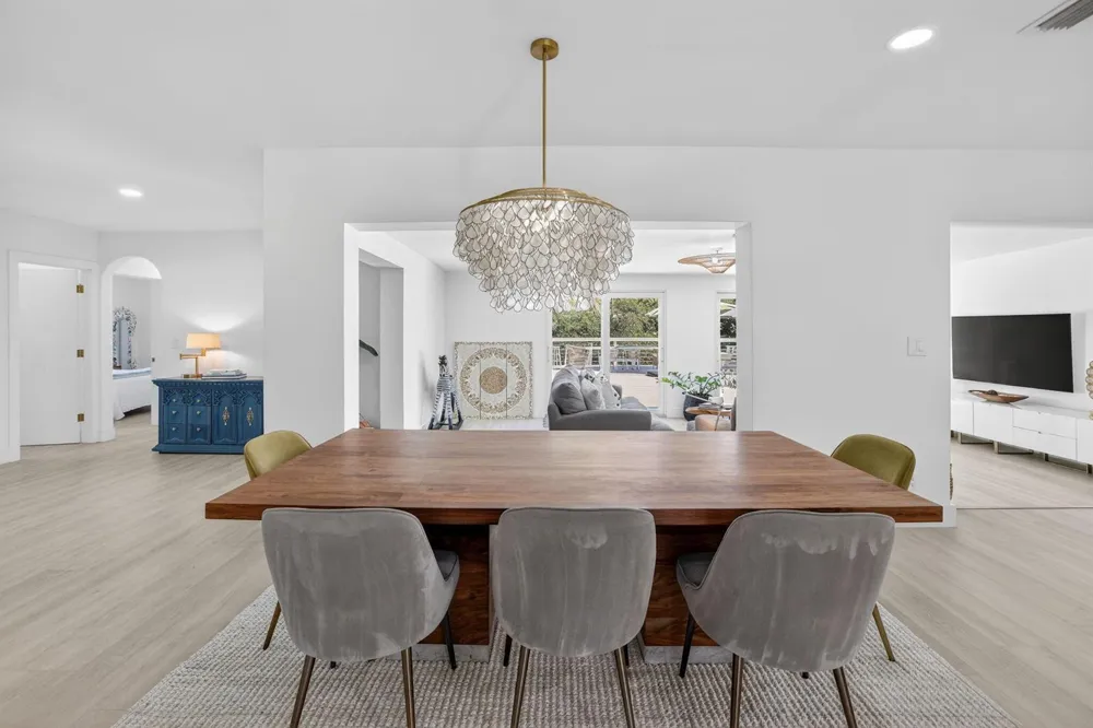 876 NW 6th Avenue Boca Raton, FL 33432