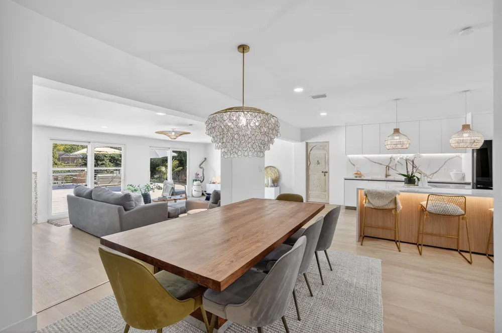 876 NW 6th Avenue Boca Raton, FL 33432