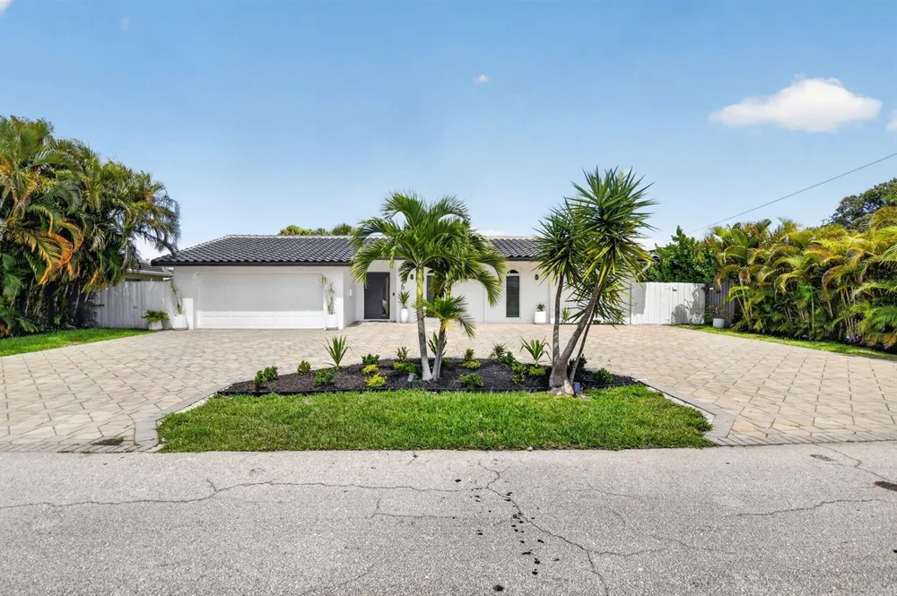 876 NW 6th Avenue Boca Raton, FL 33432