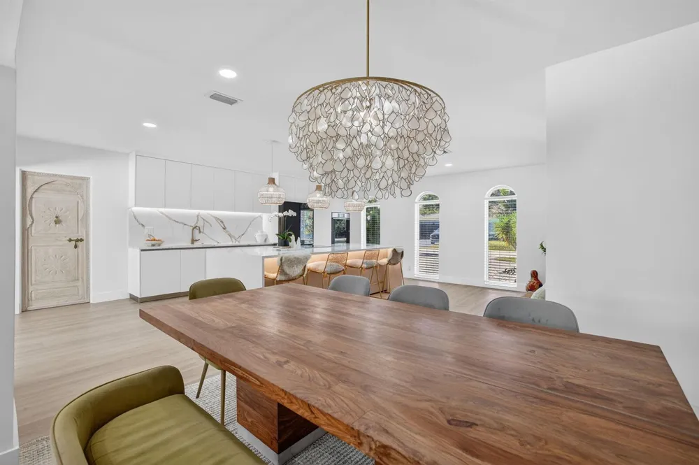 876 NW 6th Avenue Boca Raton, FL 33432