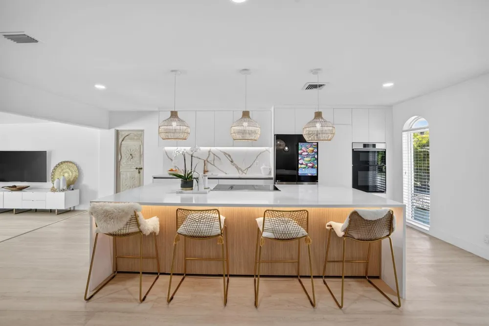 876 NW 6th Avenue Boca Raton, FL 33432