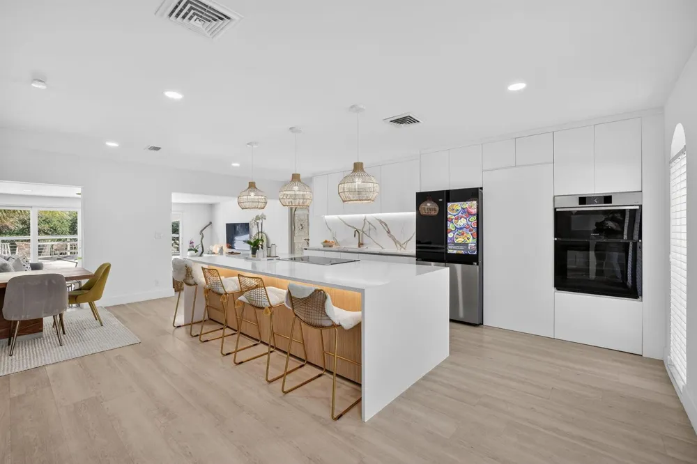 876 NW 6th Avenue Boca Raton, FL 33432