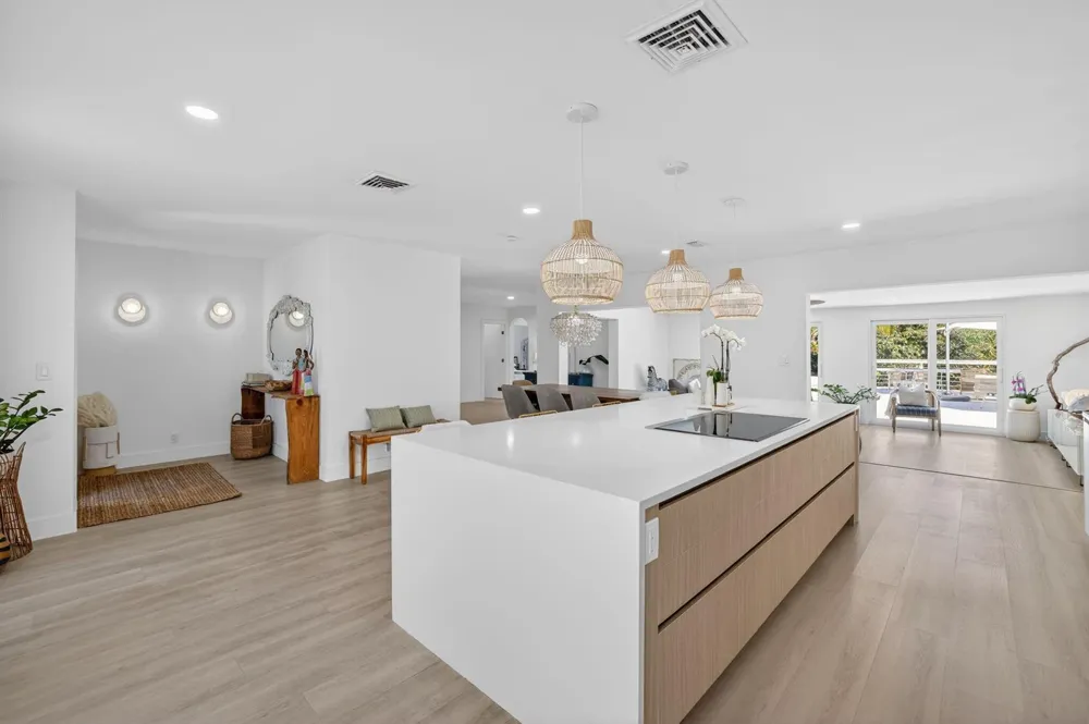 876 NW 6th Avenue Boca Raton, FL 33432
