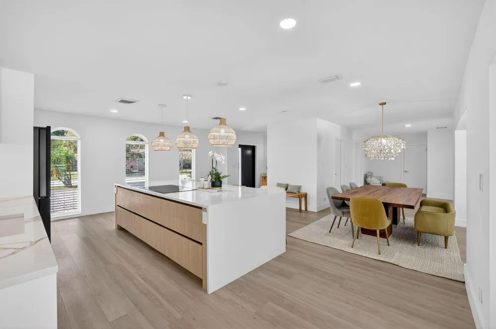 876 NW 6th Avenue Boca Raton, FL 33432
