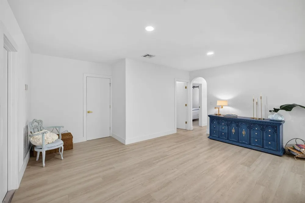876 NW 6th Avenue Boca Raton, FL 33432