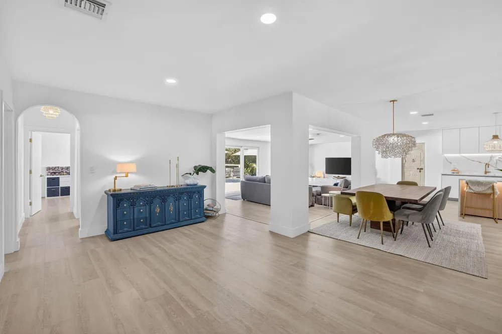 876 NW 6th Avenue Boca Raton, FL 33432