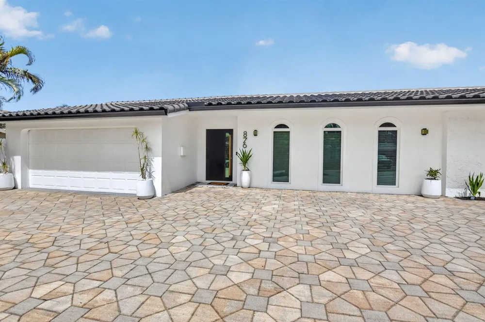876 NW 6th Avenue Boca Raton, FL 33432