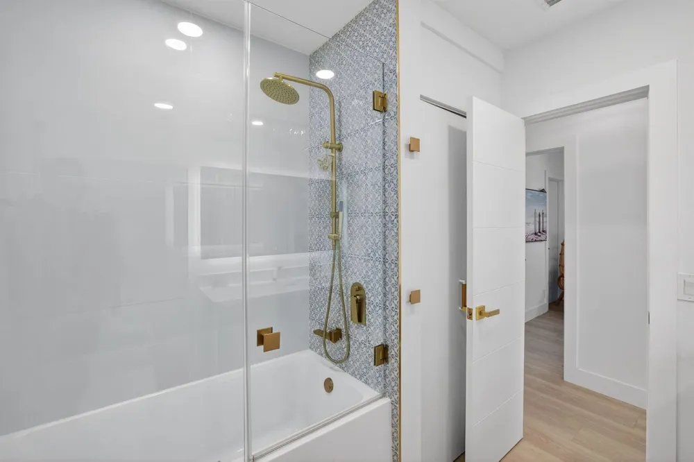 876 NW 6th Avenue Boca Raton, FL 33432