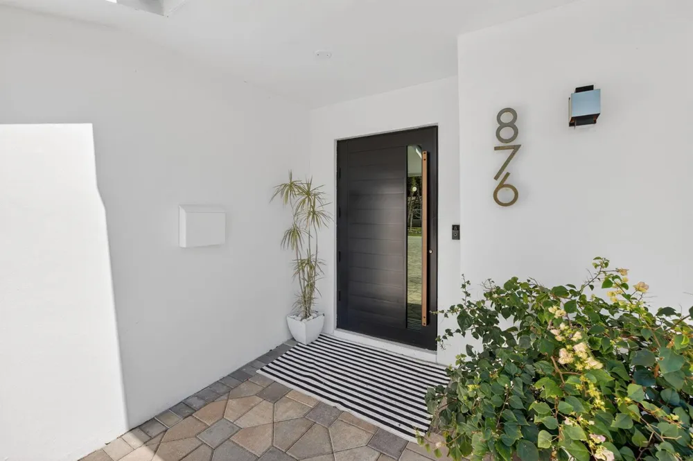 876 NW 6th Avenue Boca Raton, FL 33432
