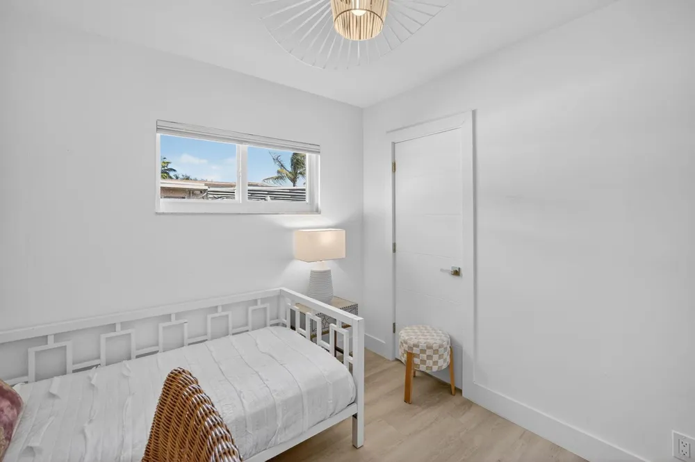 876 NW 6th Avenue Boca Raton, FL 33432