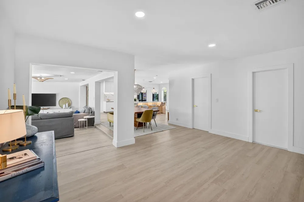 876 NW 6th Avenue Boca Raton, FL 33432