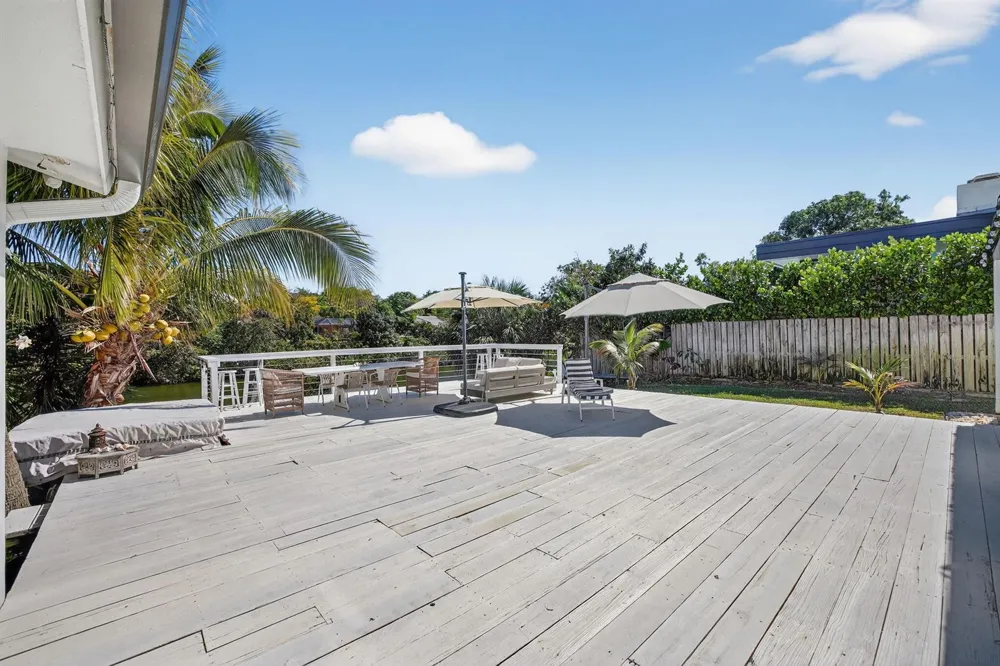 876 NW 6th Avenue Boca Raton, FL 33432